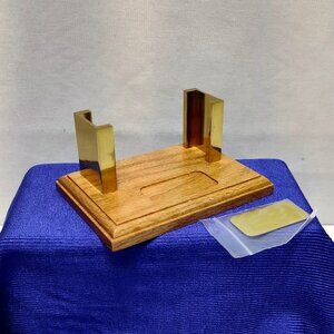 Olee Oak & Brass Business Card Holder Presentation Stand Display With Brass Name